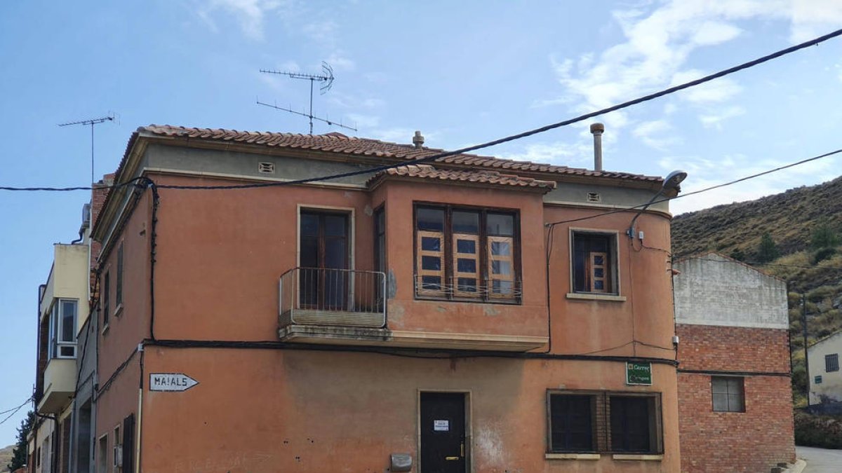 L’antiga casa del secretari, que ara es vol recuperar.