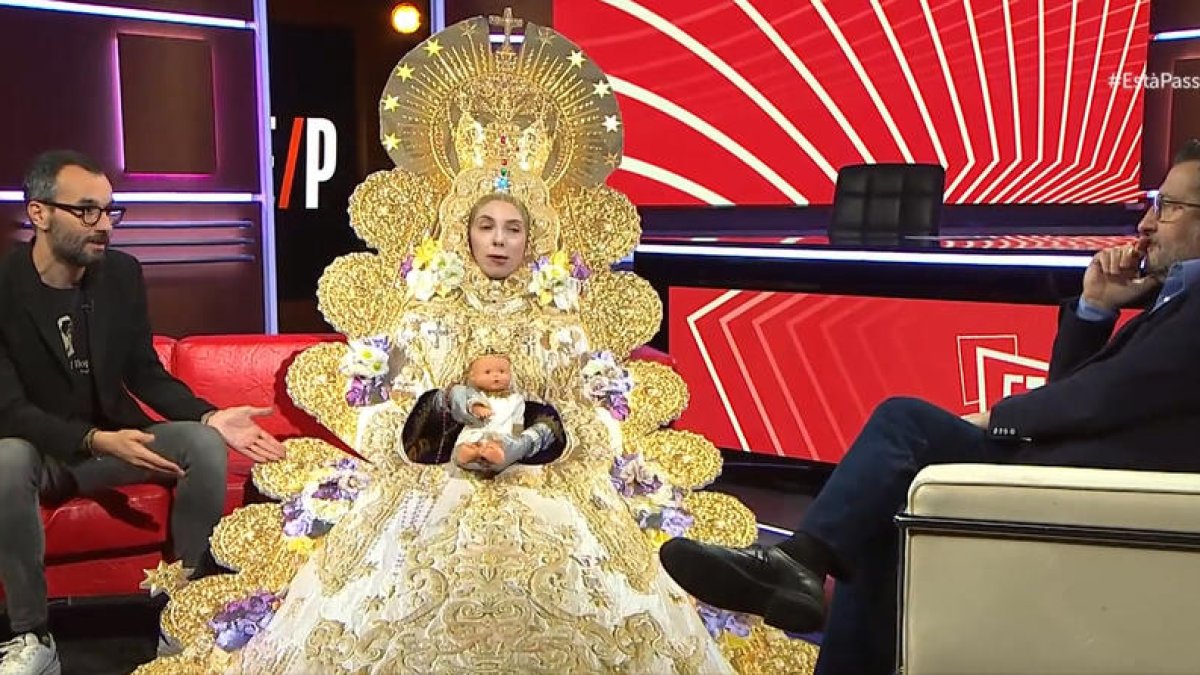 Una captura del 'gag' con la Virgen del Rocío en el programa 'Està passant' de TV3