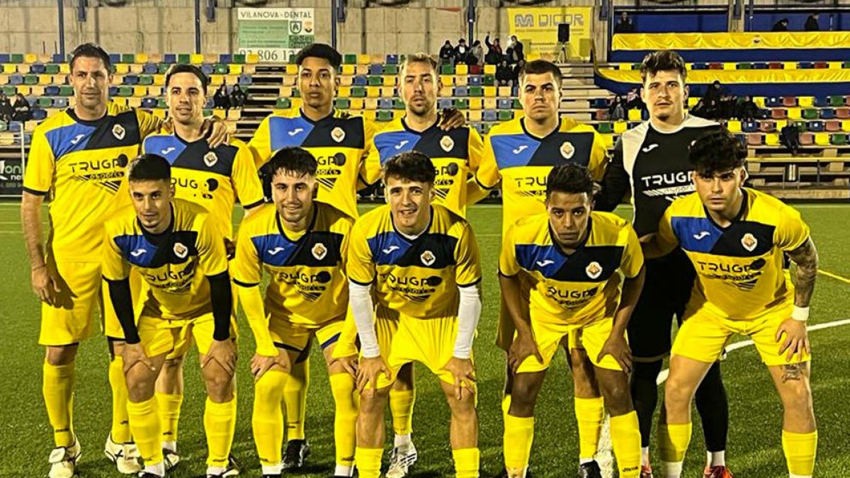 El once titular del Tàrrega con Joan Capdevila entre sus filas.