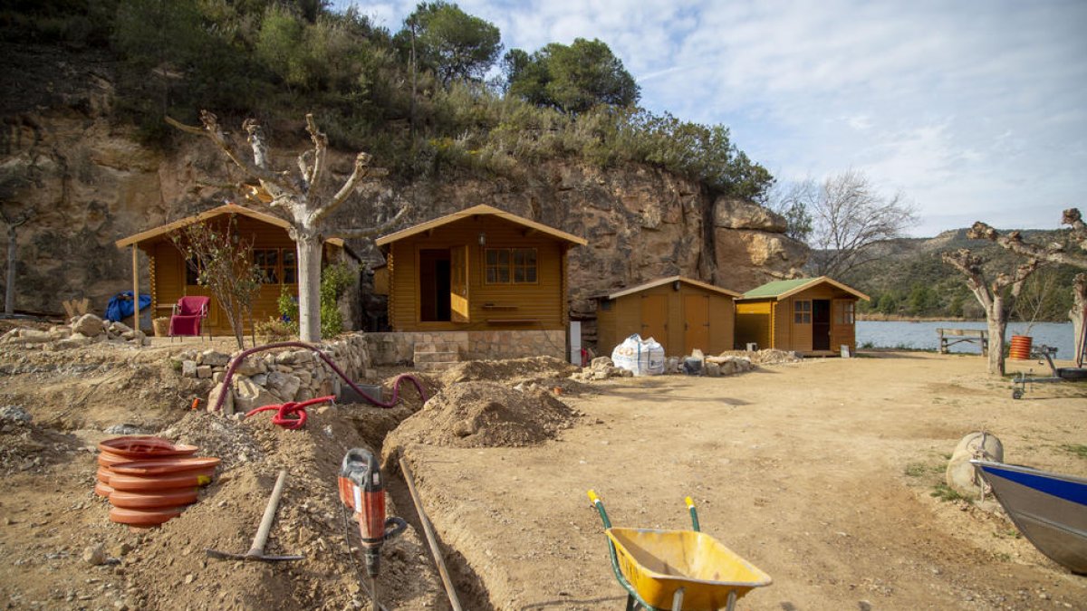 Las obras ejecutadas en el resort de pescadores de Almatret en la primavera del pasado año.