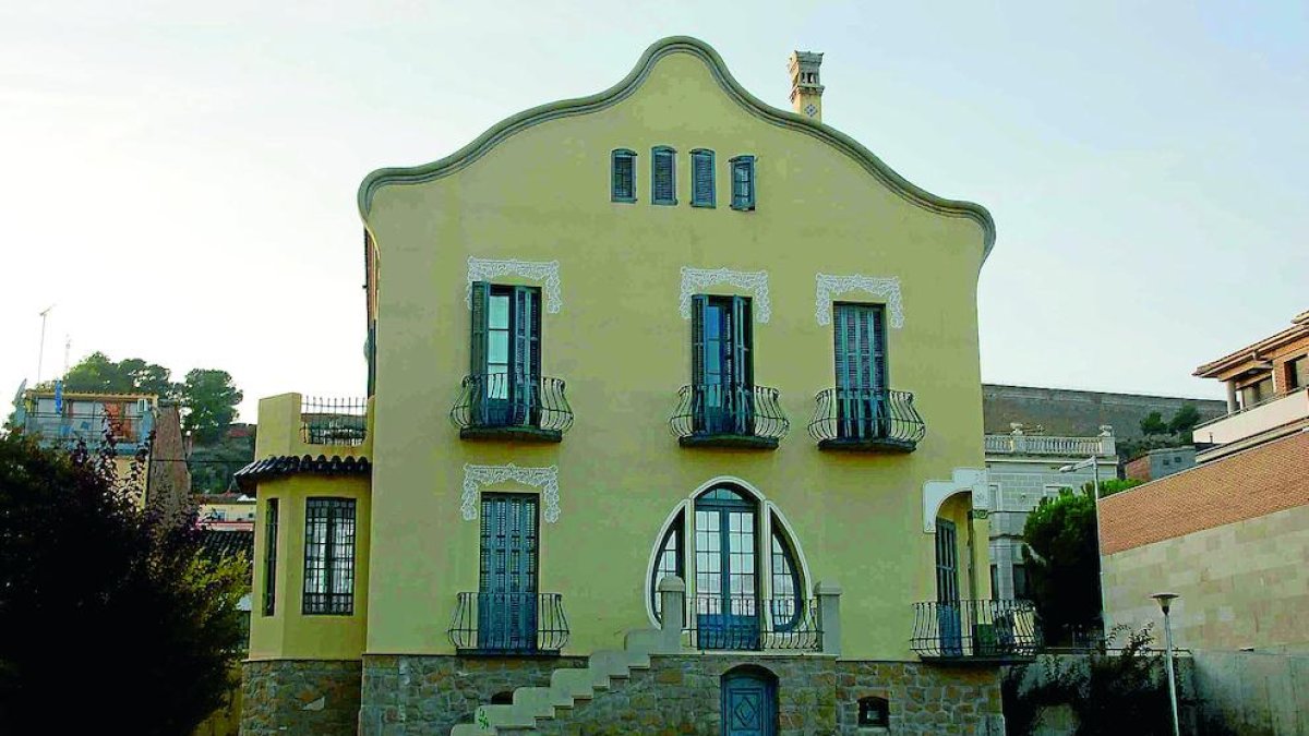 La seu de l’Institut Municipal Progrés i Cultura de Balaguer s’ubica al Xalet Montiu.