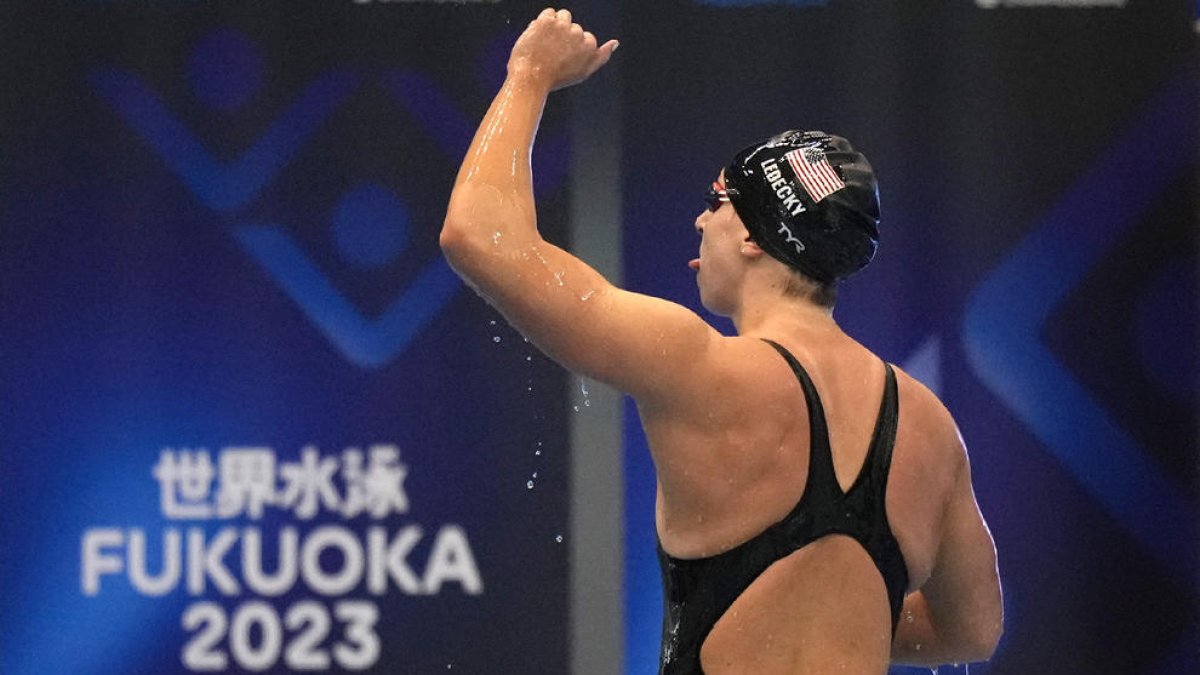 Ledecky celebra el seu títol mundial.