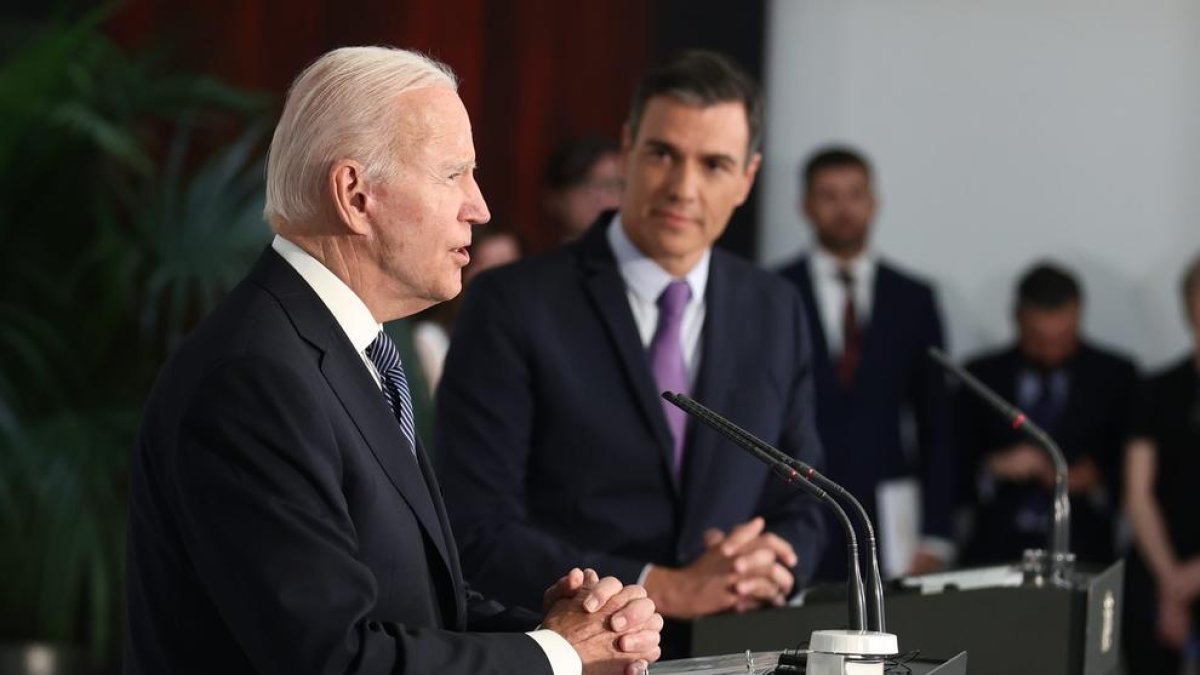 El presidente de los Estados Unidos, Joe Biden, comparece tras su reunión con el presidente del Gobierno, en el Palacio de La Moncloa.