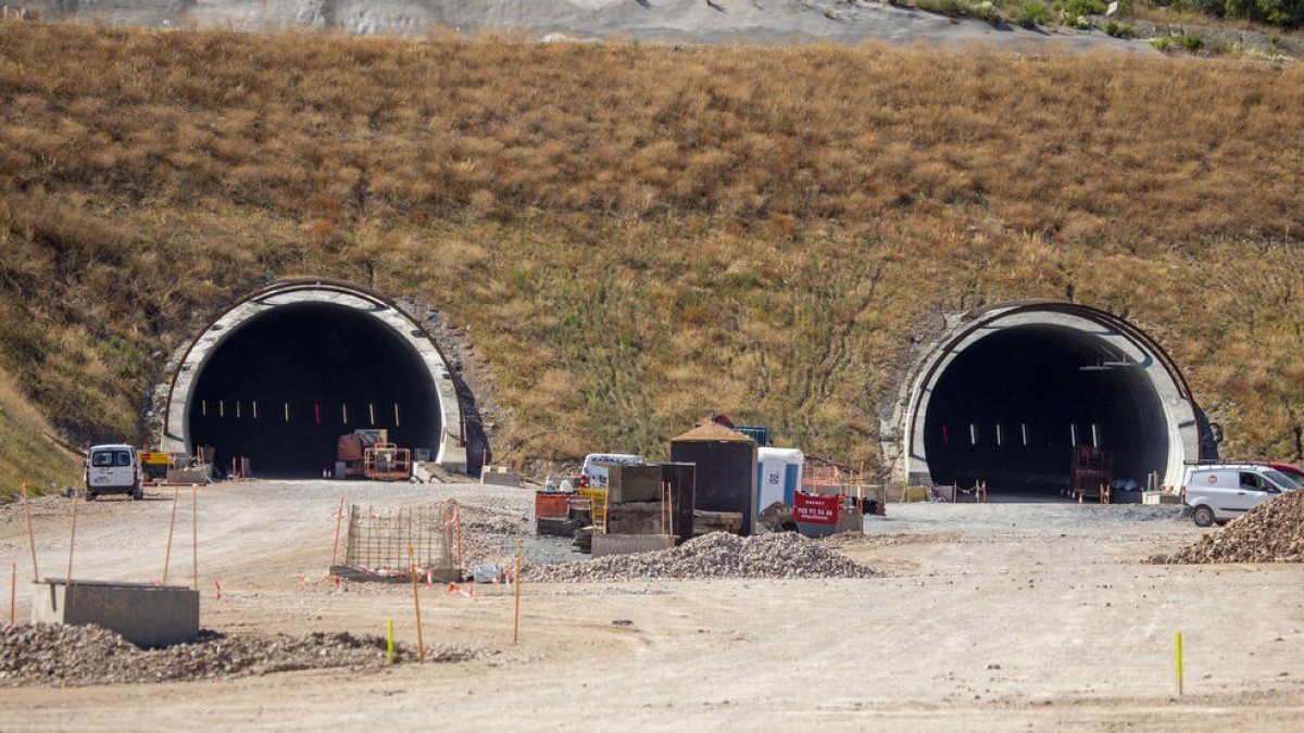 Las dos entradas que darán acceso al túnel del Coll de Lilla desde Valls.