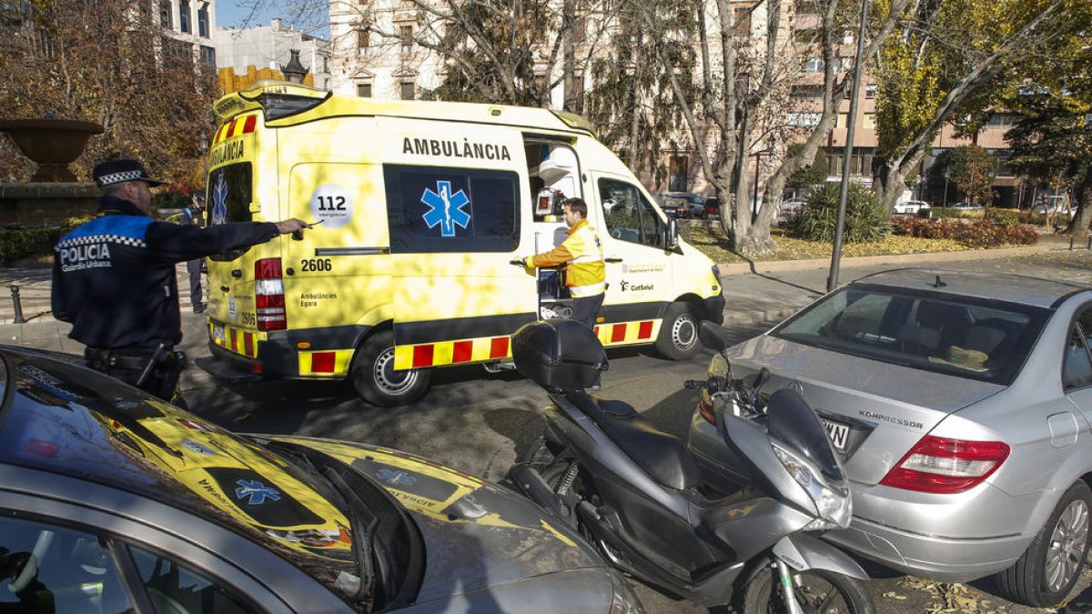 Herido un motorista al sufrir una caída en la avenida del Segre