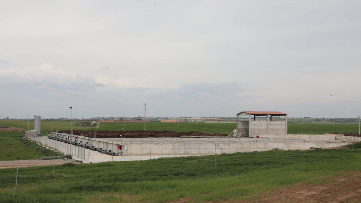 La planta de compostatge construïda per ramaders d’Alcarràs.