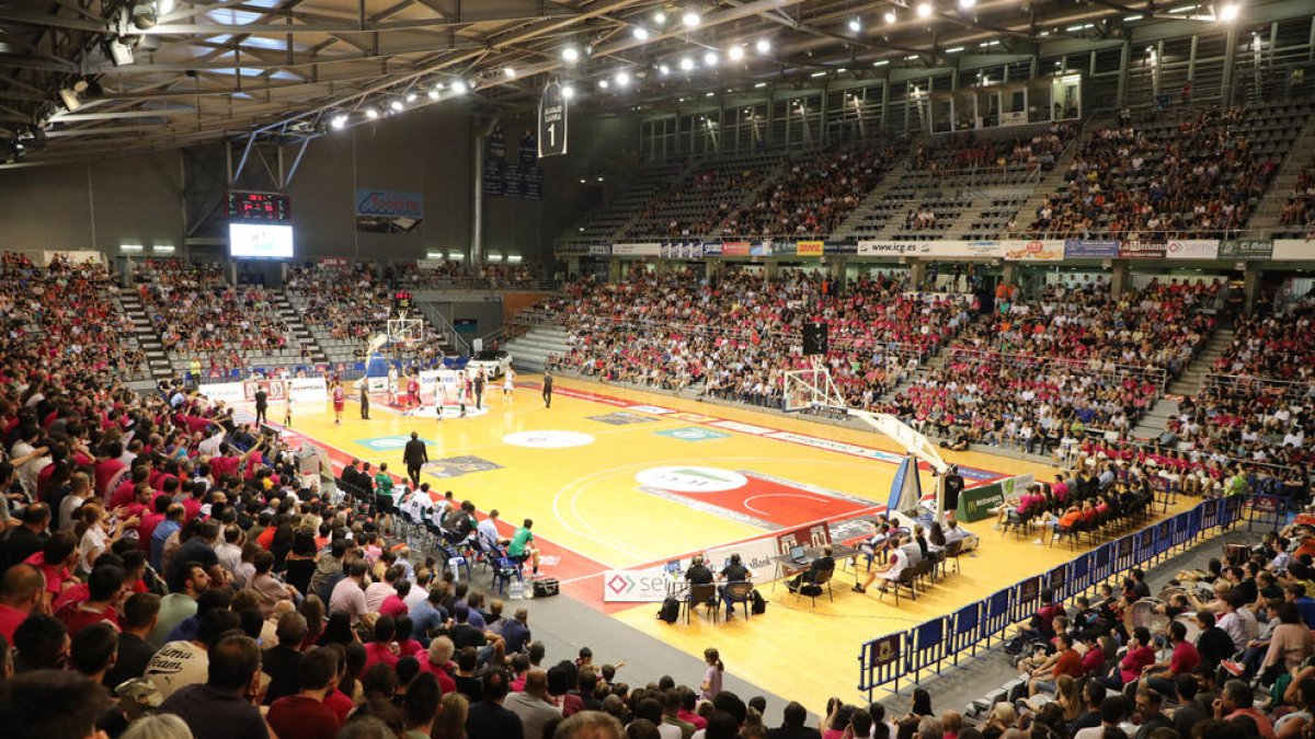 La tribuna alta s'ha tornat a obrir com a l'últim play-off.