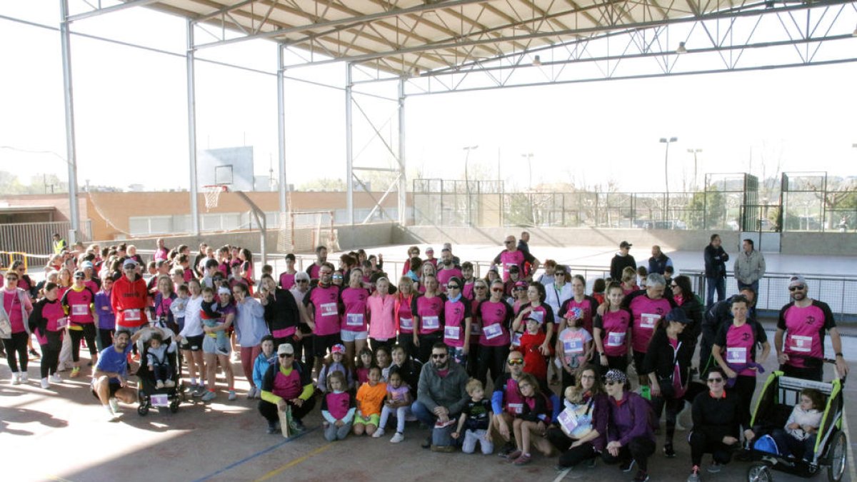 Alguns dels participants en la Cursa de la Dona que es va celebrar a Alpicat.