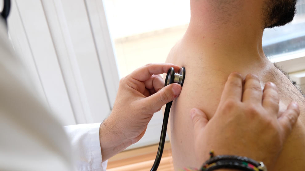 Els metges cada vegada detecten més casos de fibromiàlgia en homes i fins i tot en nens.