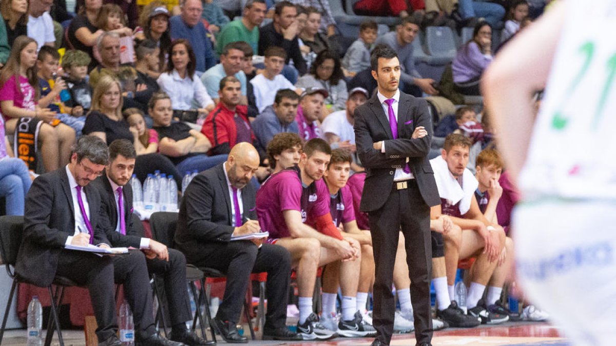 Gerard Encuentra, con gesto serio, el pasado miércoles ante el Castelló.