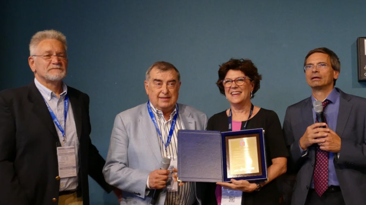 Olga Martín, amb el premi Life Time Achivement de la IAEF.