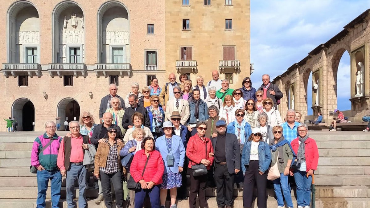 Alumnos de un taller de arte visitan el museo del monasterio de Montserrat