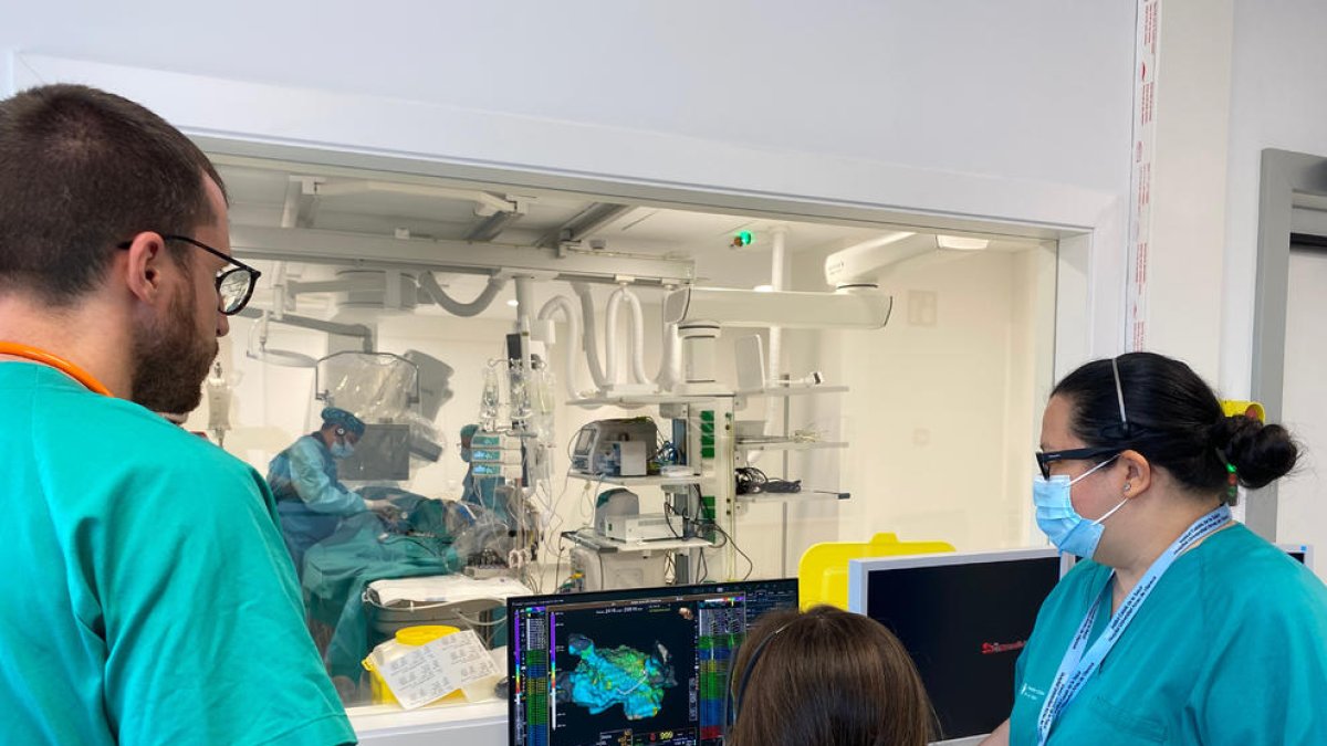 El hospital Arnau de Vilanova de Lleida estrena una sala para diagnosticar y tratar arritmias