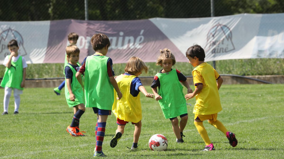 Varios participantes, ayer en el Pep Summer Camp de Rialp.