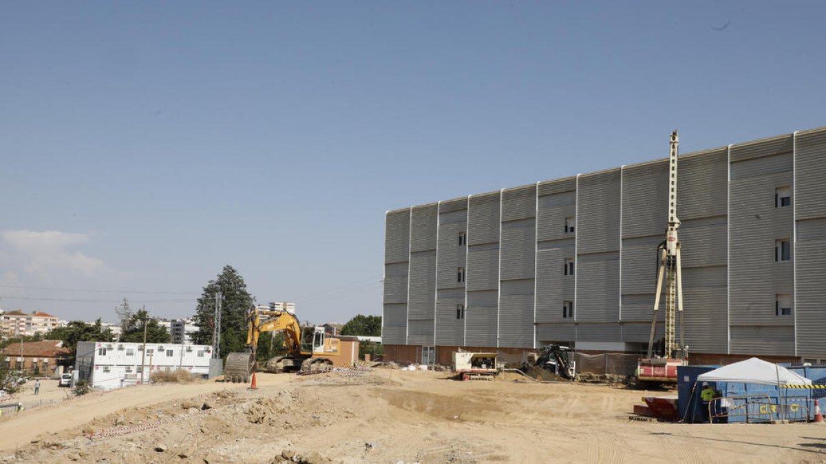 Avanzan las obras para el nuevo edificio de consultas del Arnau