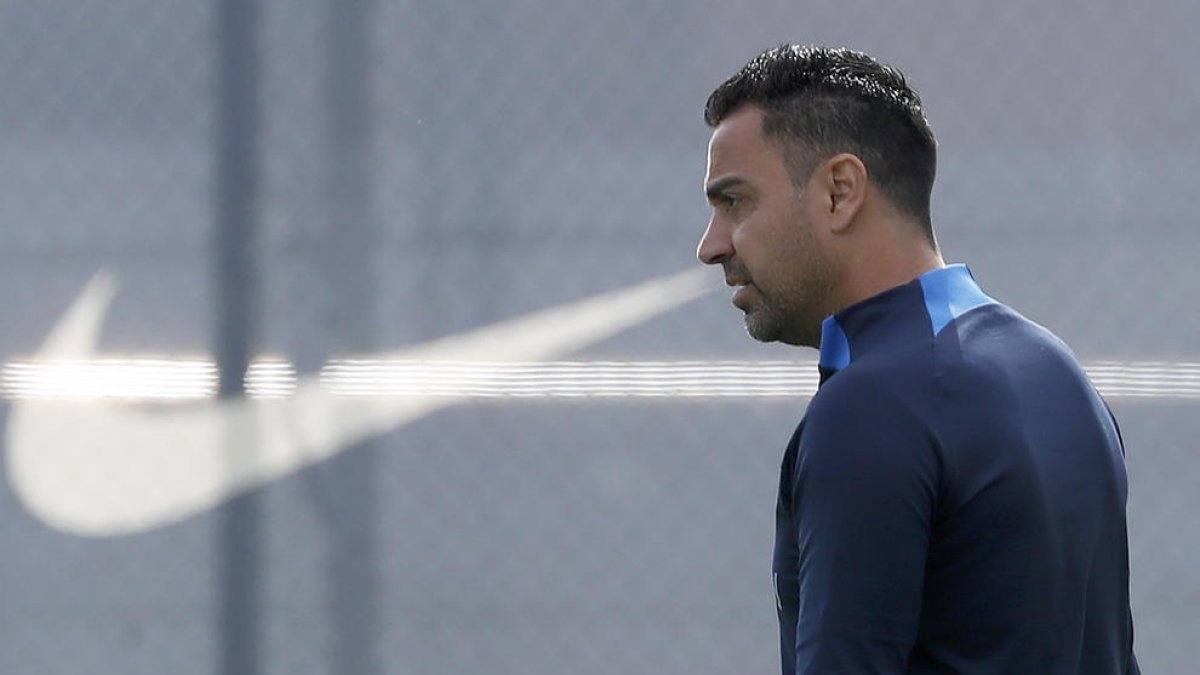 Xavi Hernández, durant la sessió d’entrenament d’ahir.