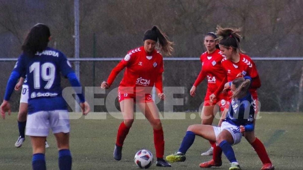 Un golàs d'Andrea Gómez dona els 3 punts a l'AEM a Oviedo (0-1)