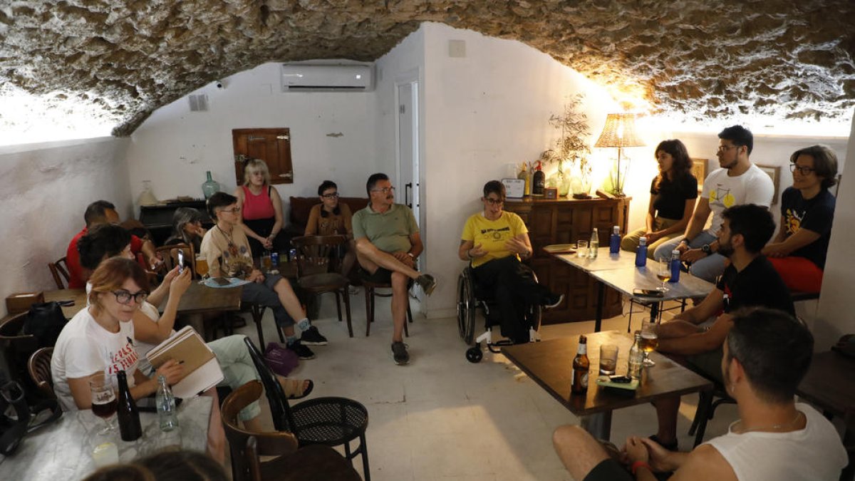 Colors de Ponent y Antisida organizaron ayer un coloquio intercultural en Lo Carrincló de Lleida.