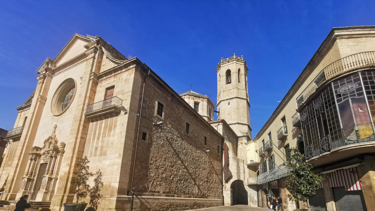 Santa Maria de l'Alba de Tàrrega es va quedar a mig fer i a mitja alçada.