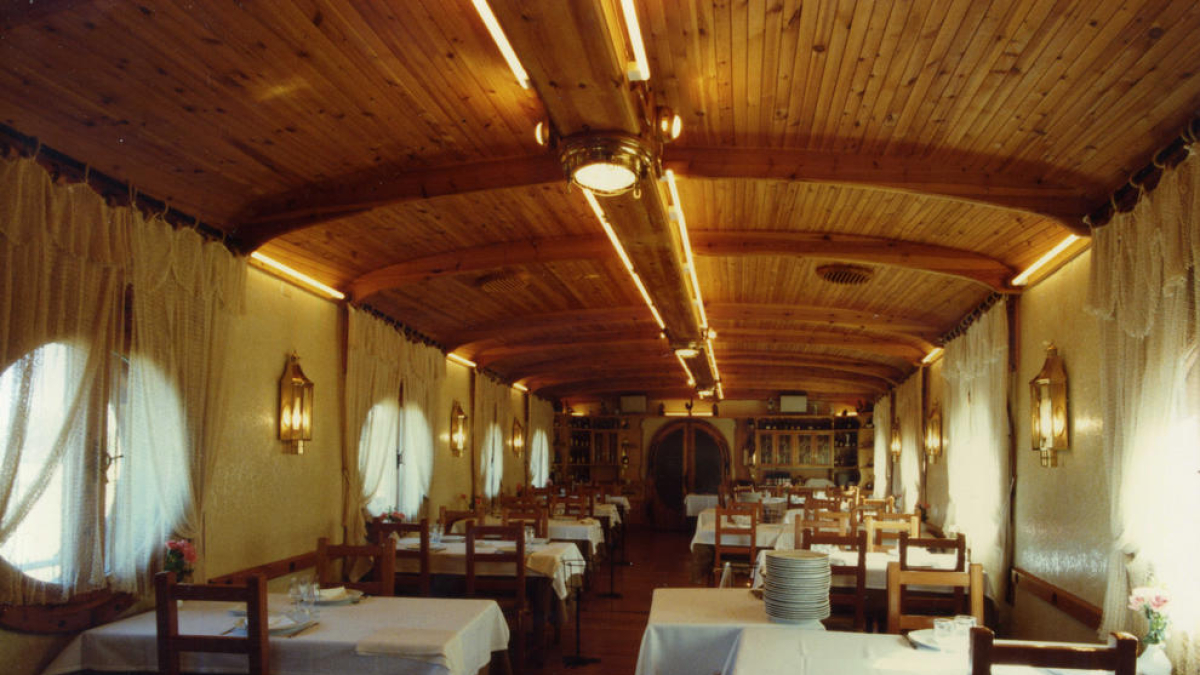 El restaurant el Molí de la Nora estava situat a tocar de Vilanova de la Barca.