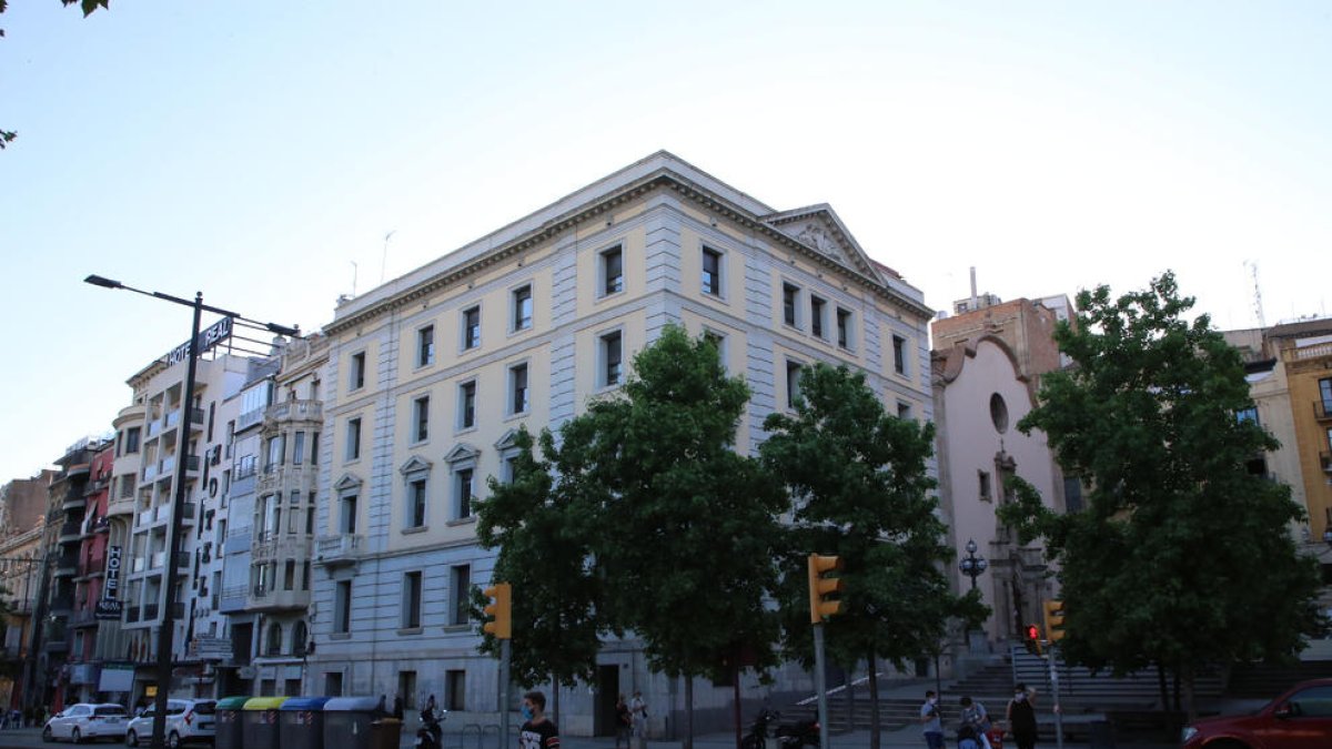 Imatge de la seu de l’àrea econòmica de la Paeria.