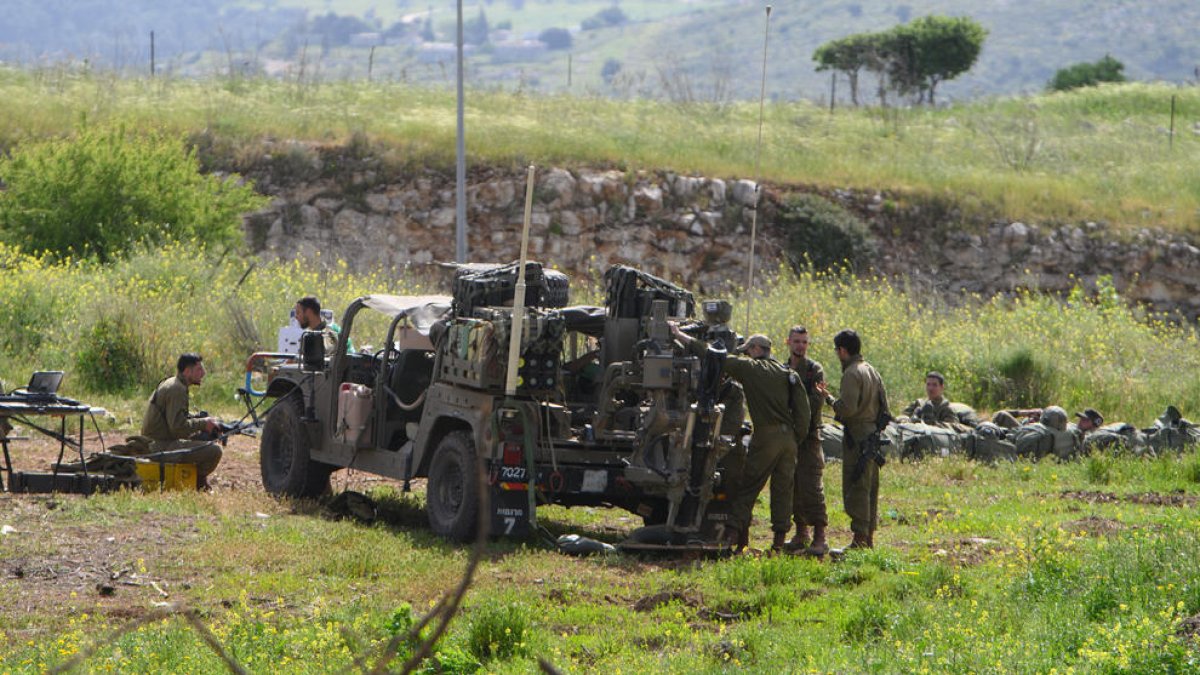 Militares de Israel movilizados ante la escalada de tensión.