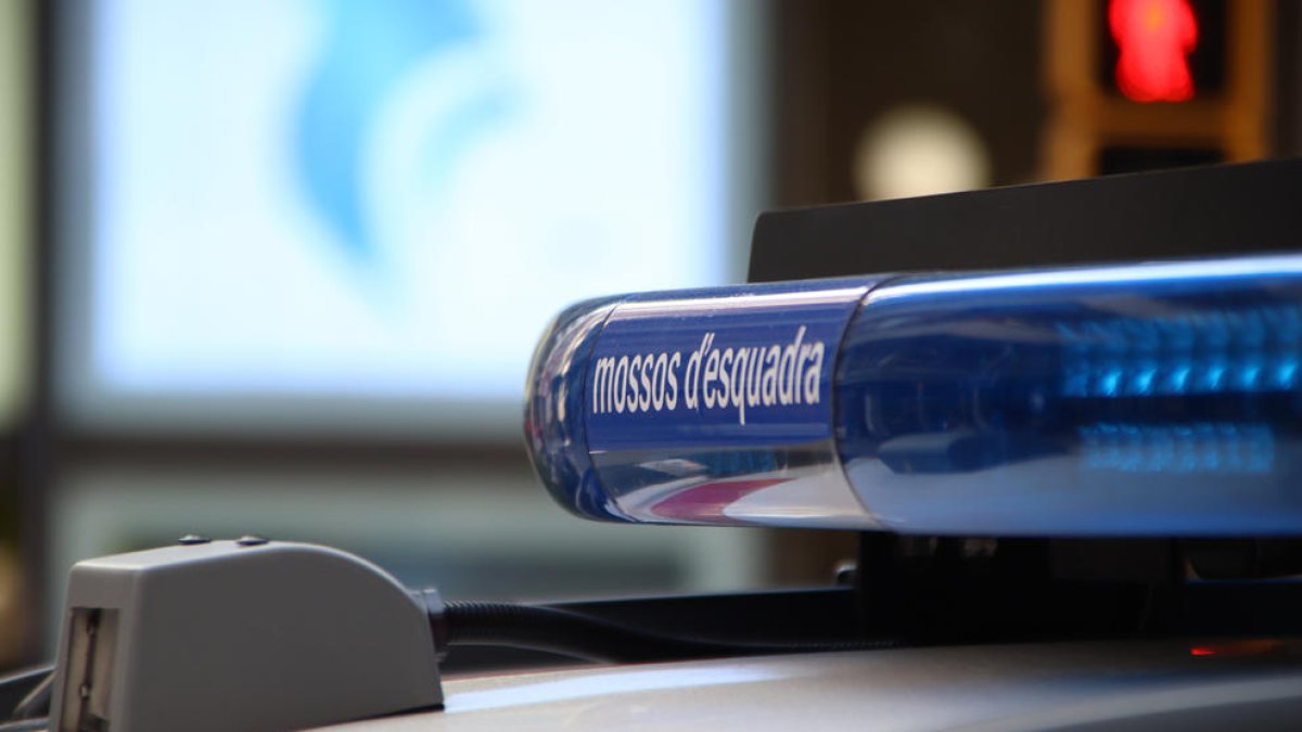 Luces de emergencia de un vehículo de los Mossos d'Esquadra.