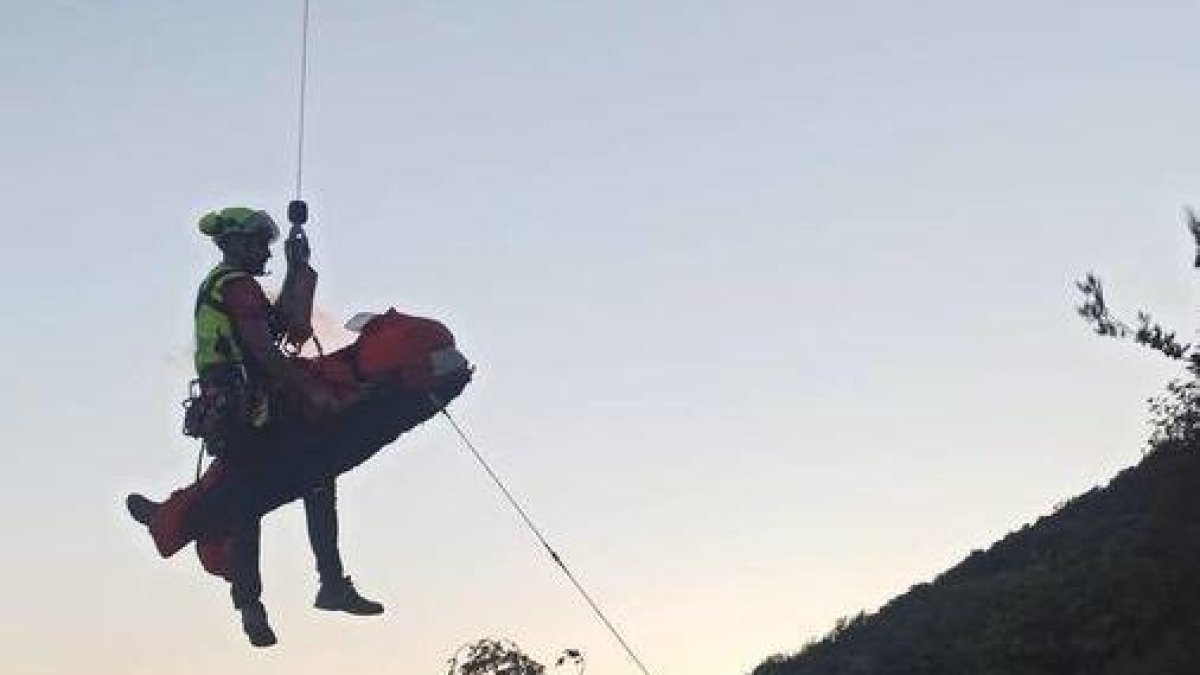 Ferit un parapentista en caure des d'uns 20 metres a Organyà