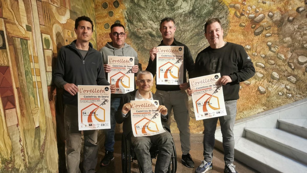 Organizadores y autoridades, ayer durante la presentación de la prueba en la Diputación.