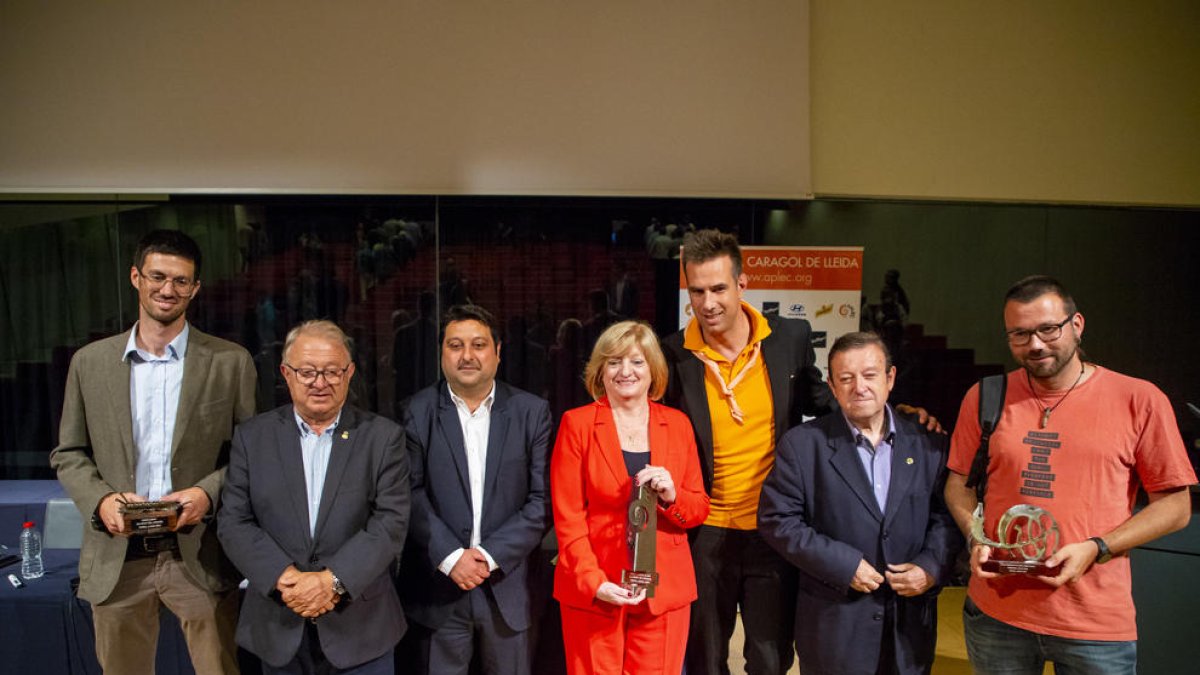 El pregonero de esta edición, Sergi Grimau, junto a autoridades y los galardonados.