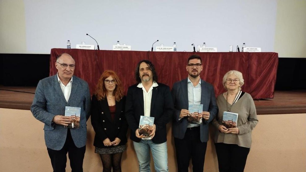 Bellpuig vive una jornada de memoria histórica y presenta un itinerario con 18 espacios de reconocimiento a las víctimas