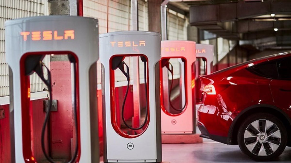 Tesla, Hyundai i Kia, marques que van matricular més e-cotxes el 2022