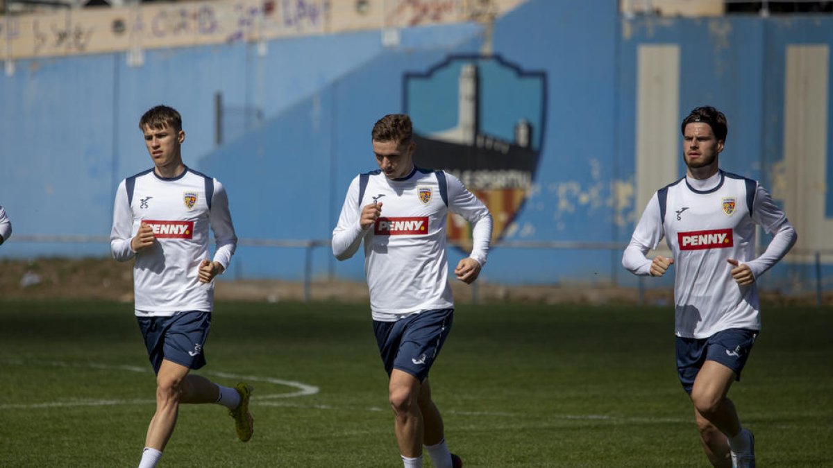 La selecció de Romania entrenant a Lleida