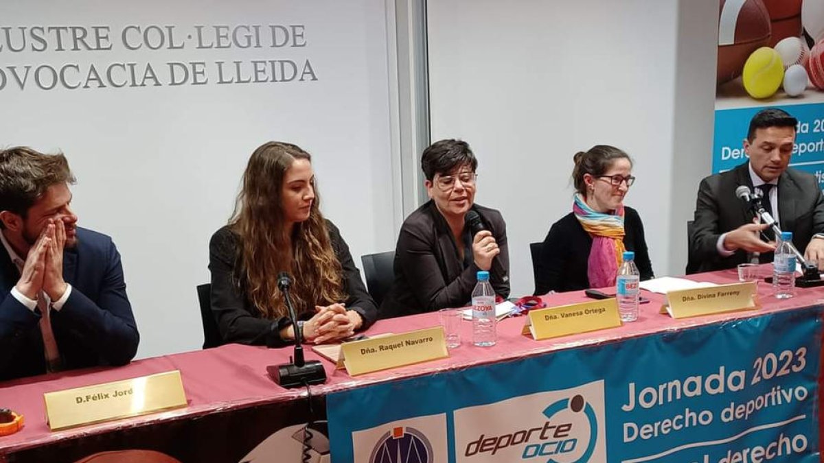 La mesa redonda que cerró la jornada con las leridanas Vanesa Ortega y Divina Farreny, entre otros.