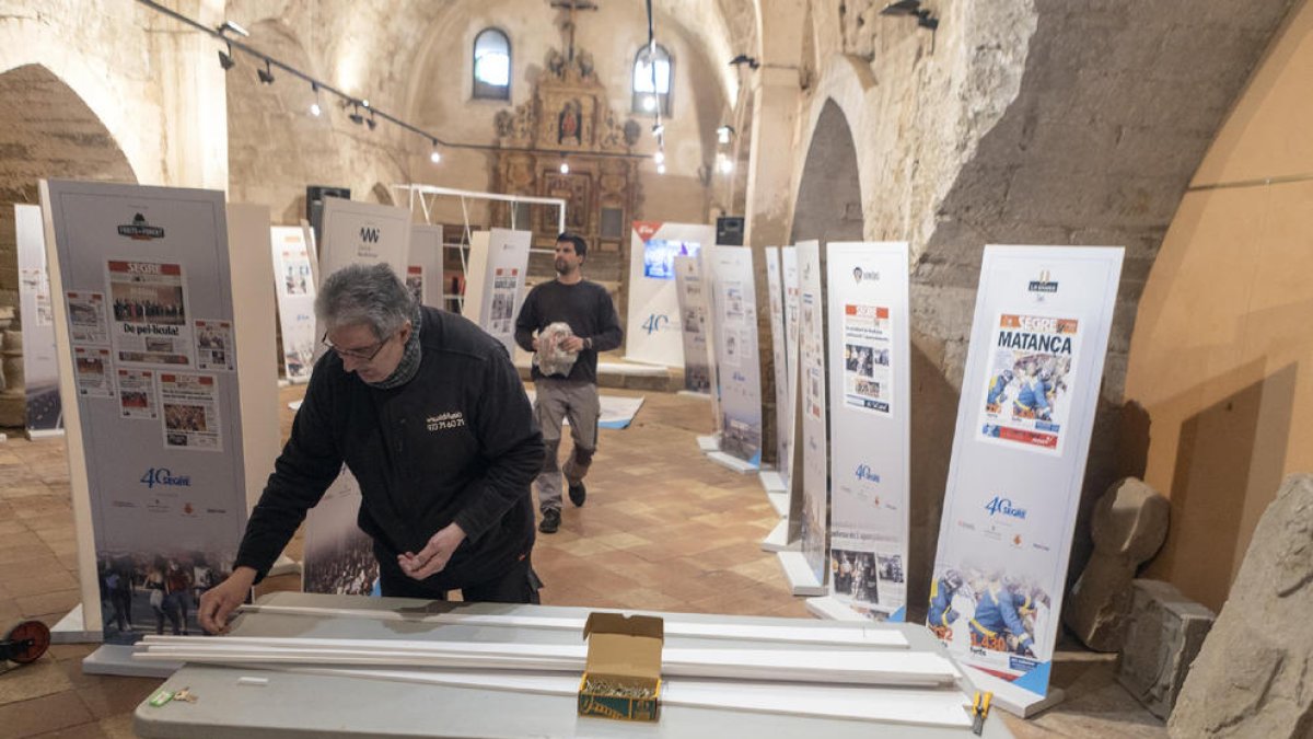 El montaje de la exposición, que abre sus puertas hoy.