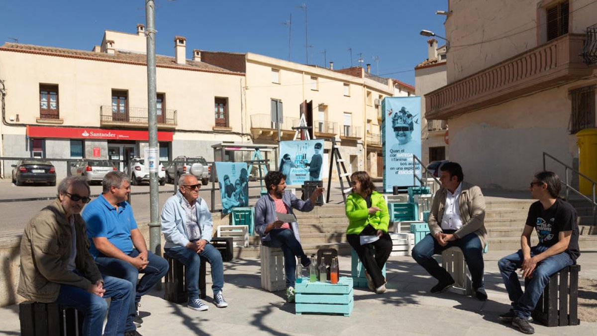 Presentación ayer en Alcoletge de la cuarta edición del festival Mil Maneres.