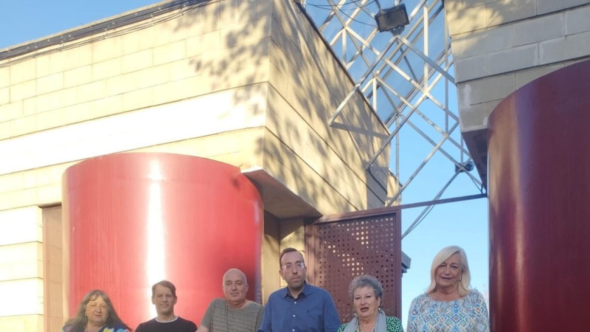 Xavi Palau, con representantes de la entidad vecinal de La Bordeta.