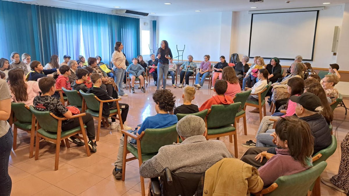 Una de las charlas a las que asistieron los jóvenes y los mayores durante los dos días.