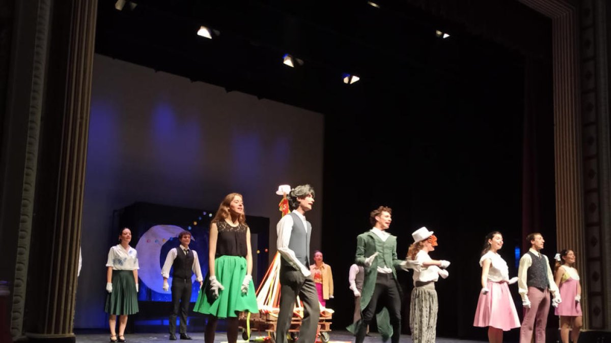 La primera función reunió 200 espectadores.