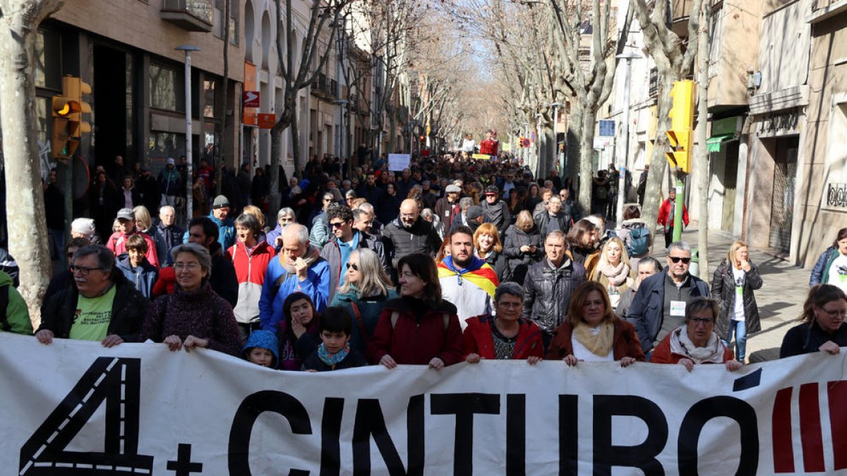 La capçalera de la manifestació contra el Quart Cinturó.