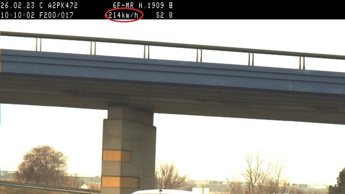 Pillado en Lleida un conductor circulando a 214 km/h por la A-2
