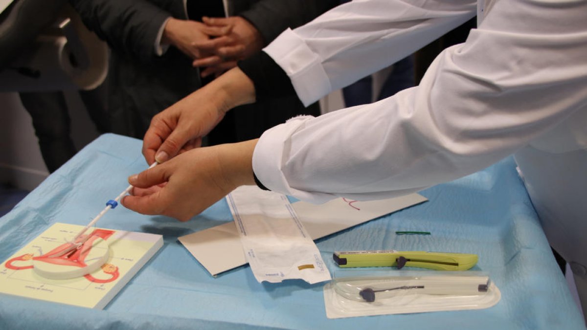El Govern garantirà la gratuïtat d'anticonceptius de llarga durada a dones i possibles gestants fins a 29 anys