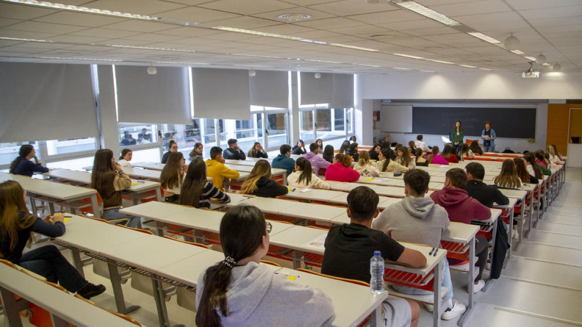 Aspirants a cursar carreres d’Educació es van enfrontar ahir a les PAP.