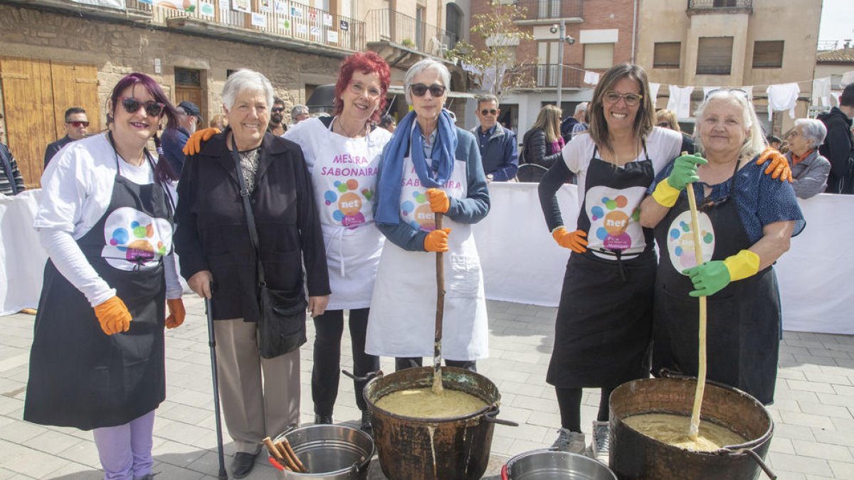 Una de las demostraciones de cómo elaborar el jabón de manera artesanal.