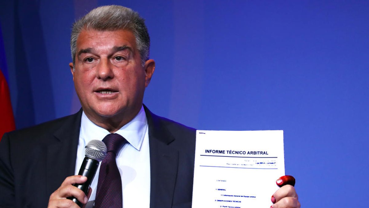 Joan Laporta, durante la rueda de prensa de este lunes.