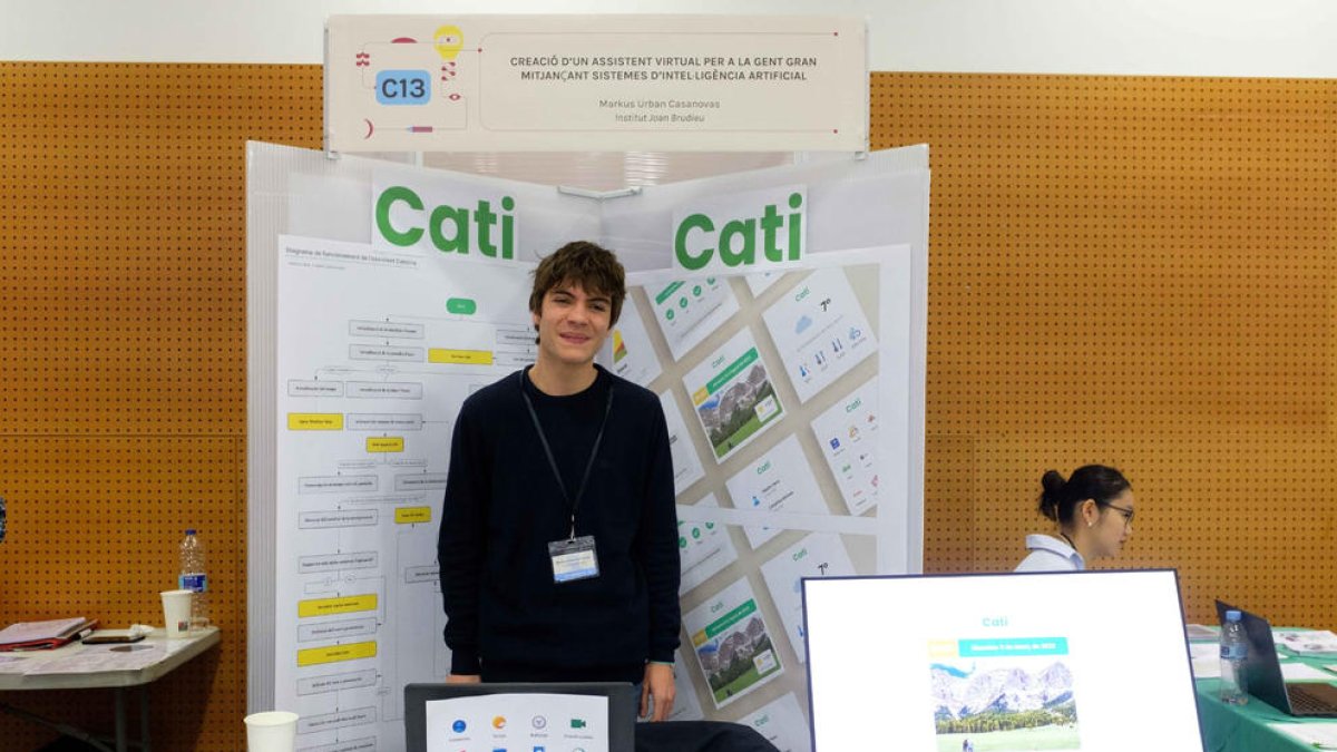 Markus Urban, a la presentació de Cati, el seu assistent virtual per a persones grans.