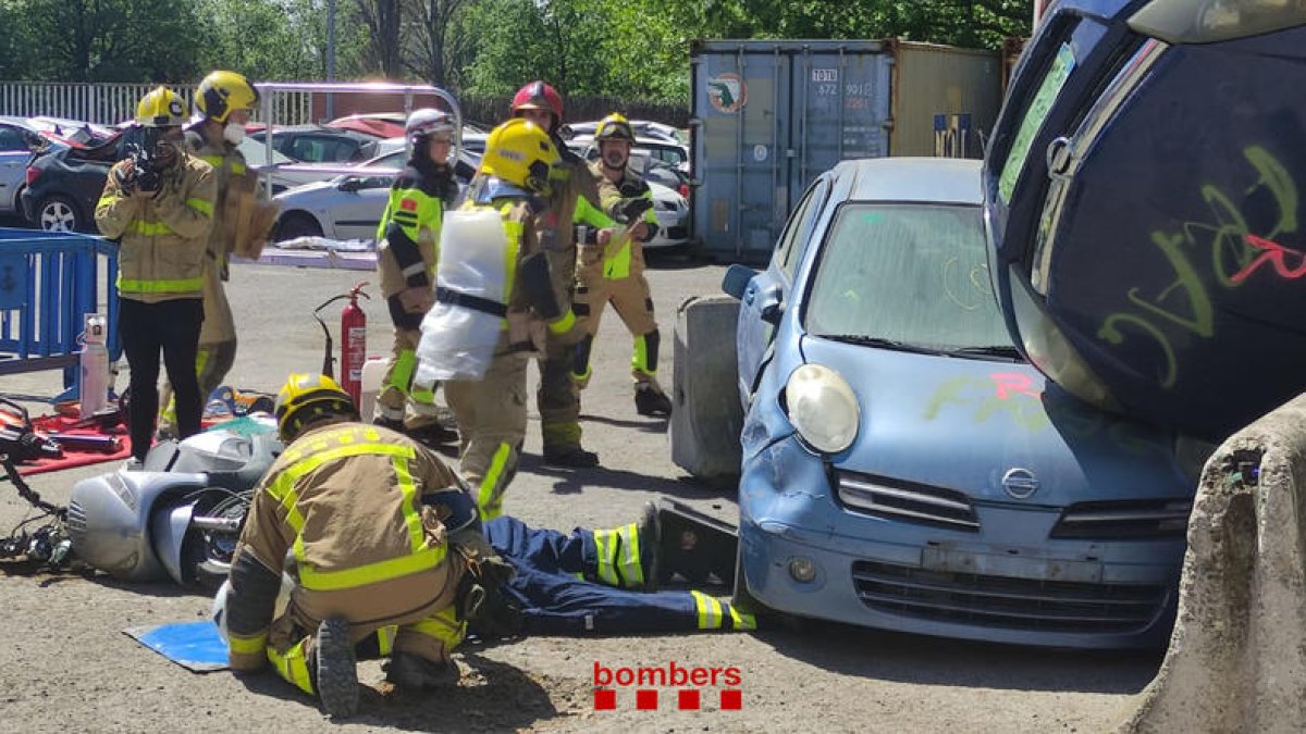 L’equip de Bombers de Lleida, ahir al concurs de rescats.