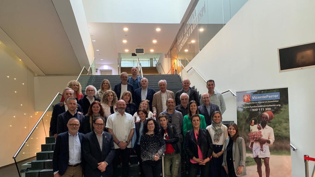 La fundación Vicente Ferrer se reunió ayer con empresarios leridanos en la Llotja.