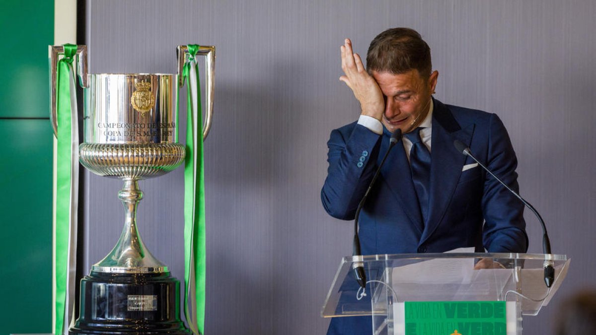 Joaquín seguirà al Betis com a directiu