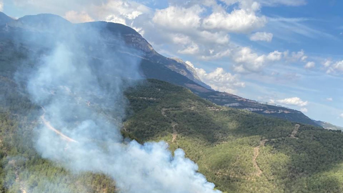 Un incendi crema gairebé 400 hectàrees al Solsonès